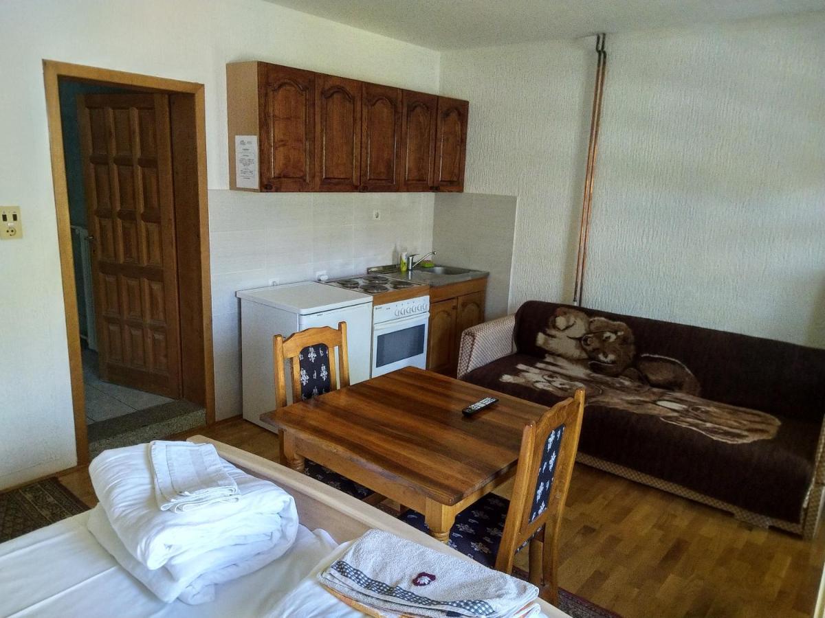 Apartments And Rooms Vicko Brzeće Екстериор снимка