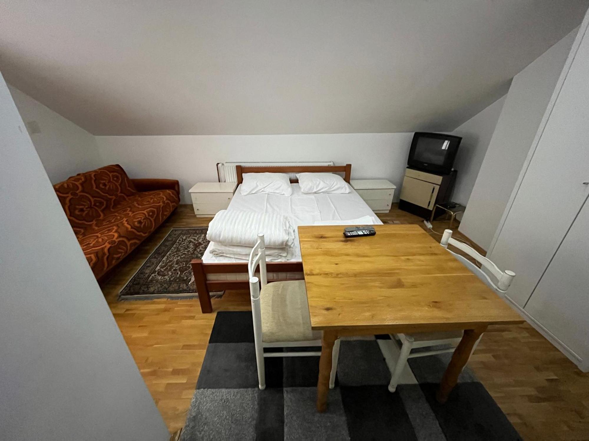 Apartments And Rooms Vicko Brzeće Екстериор снимка